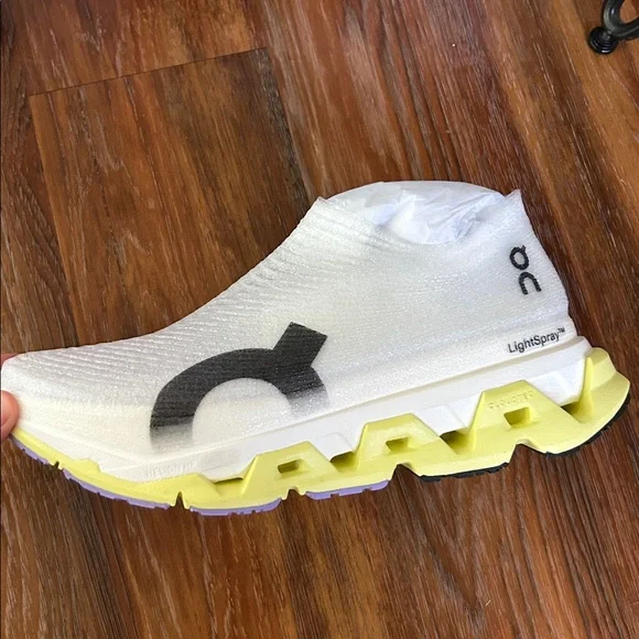 Brand new UNRELEASED On Running Cloudmonster LightSpray NWT - Men’s 11 - Picture 4 of 5